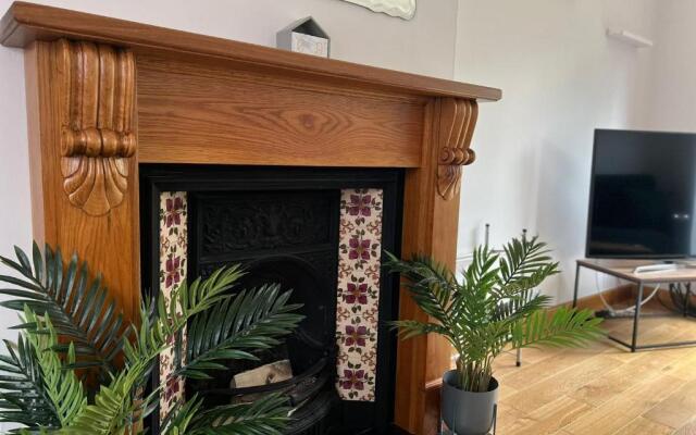 Boleyn Avenue by Incredible Stay