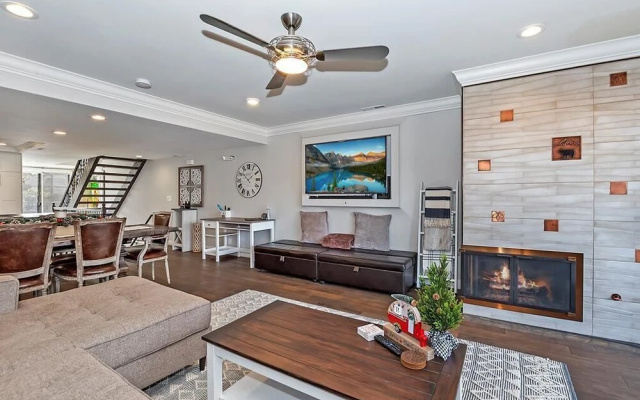 029 Lakefront Luxury Home