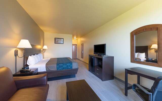 Econo Lodge Inn & Suites Bridgeport