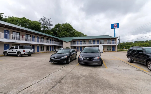 Motel 6 Attalla, AL