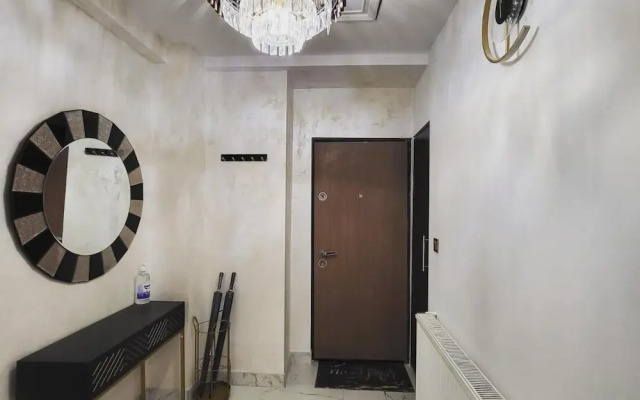 The Royalty Apartment old Town Center