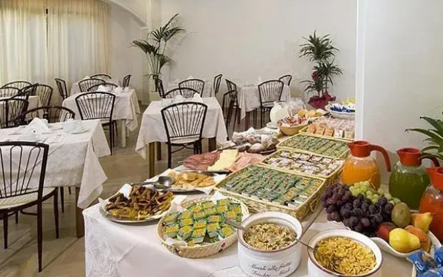 Hotel Athena