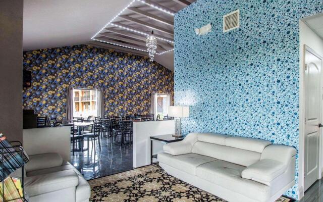 Rodeway Inn Davenport - Maingate South