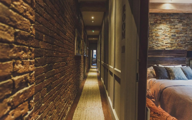The Cow Hollow Hotel