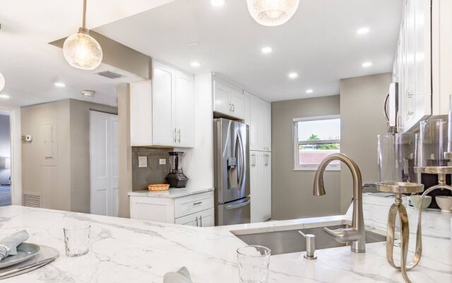 Siesta Breakers on Crescent Beach