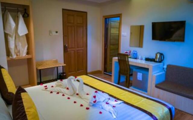 Green Eyes Hotel