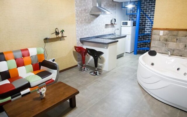 Yeongdeok Bapoom Hill Pension