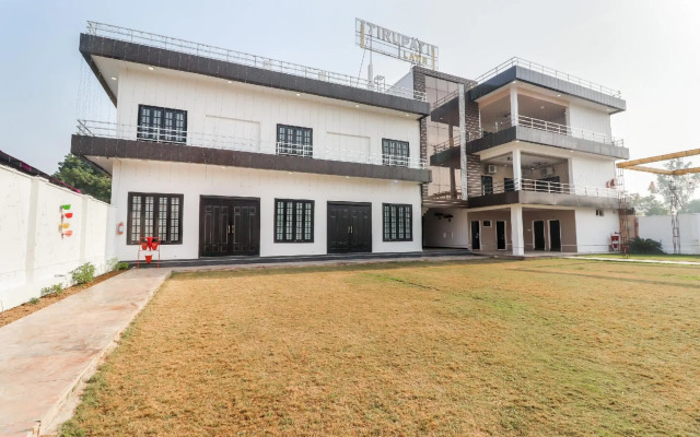 SPOT ON 65353 Hotel Triupati Lawn