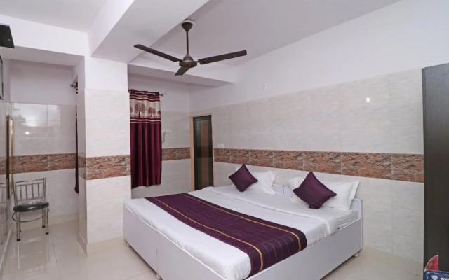 OYO 12911 New Capital Inn
