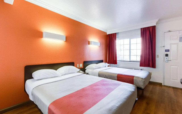 Motel 6 San Jose, CA - Convention Center