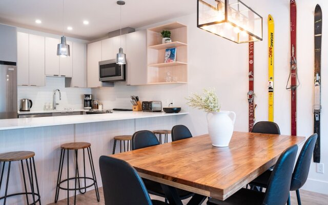 Huckin' Harry's by Revelstoke Vacations