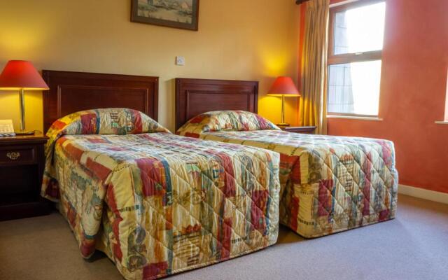 Lynhams Hotel