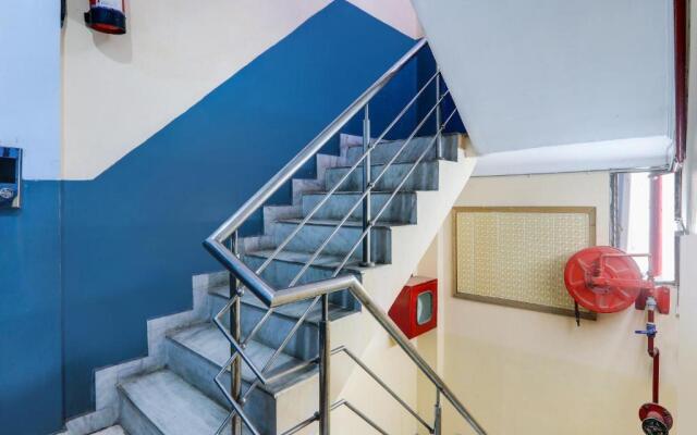 Flagship Radhey Shyam Inn Near Sahara Ganj Mall