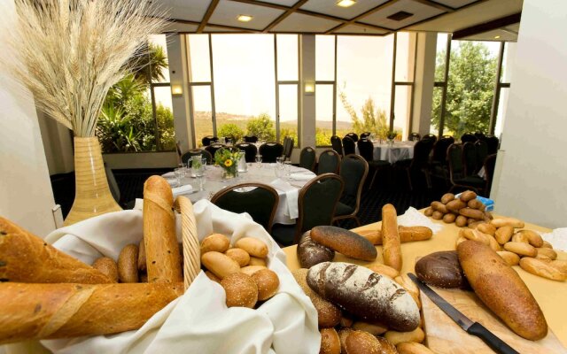 C-Hotel Neve Illan