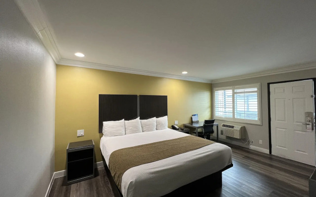 Deluxe Inn Hawthorne