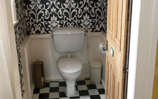 OYO Cornerstone Manor Hotel