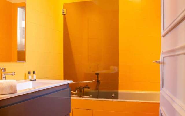 Spacious 3-bdr Apartment Near La Grande Plage