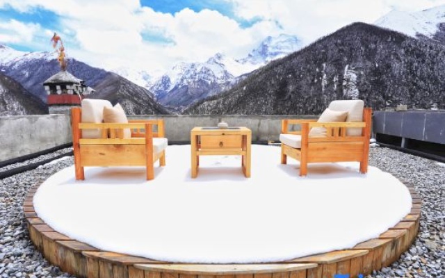 Adventure Yunsantai | Cloud Encounter Oxygen Snow Mountain View Luxury Lodging (Daocheng Yading) — 3-star hotel in Daocheng