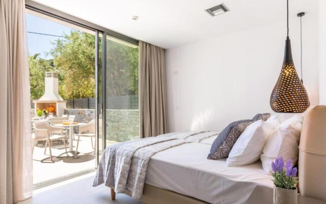 Villa Bougainvillea Boutique 1 by Villa Plus
