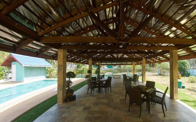 Blue Beach Bungalow
