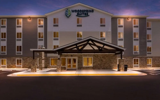 WoodSpring Suites