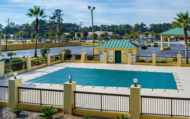 Econo Lodge Inn & Suites Hardeeville-I-95
