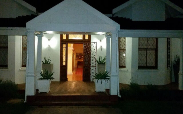 44 MEMORIAL Manor