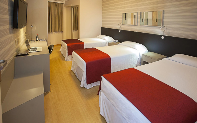Max Plaza Hotel