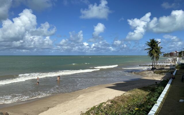 Bela Hospedagem - Vista piscina e mar