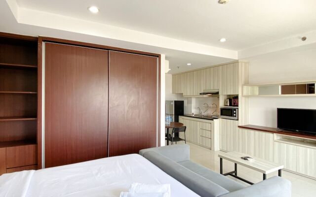 Spacious And Comfy Studio Room Azalea Suites Apartment