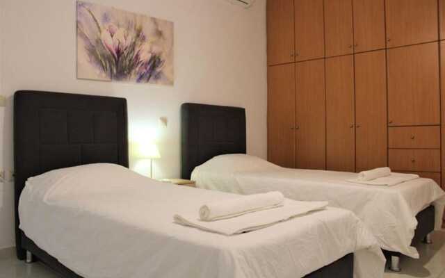 "kalamaki Plaza Apartments \"thalassa\""