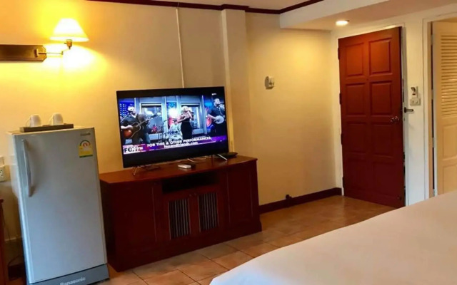 Surin Bay Inn