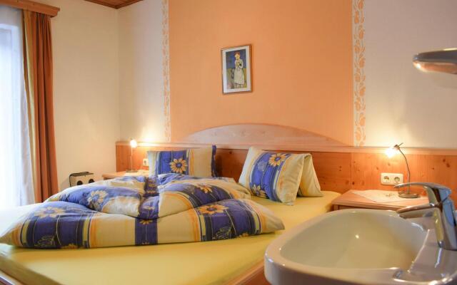 Apartment, Huttau