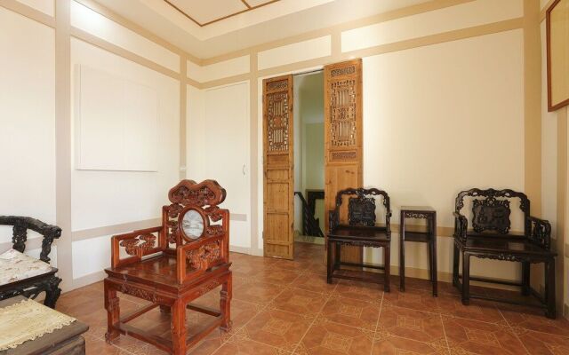 Tianyi Xuanyuan station homestay