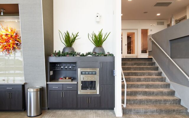 Lovely Midtown Suites by Sonder