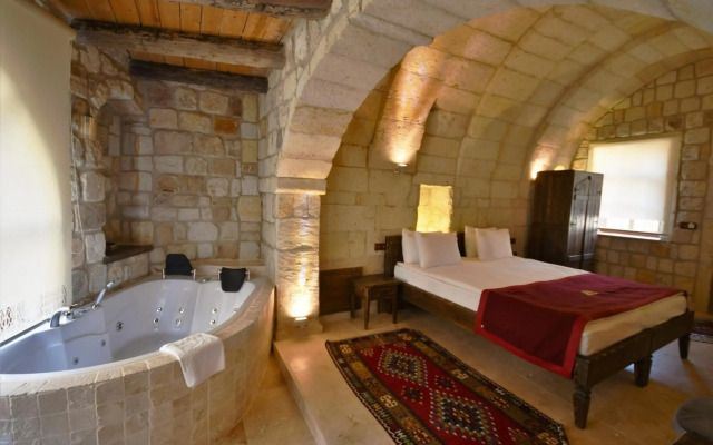 Under Cave Hotel
