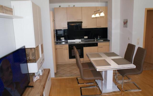 Steilküste mit Dachterrasse & Parkplatz - ABC220