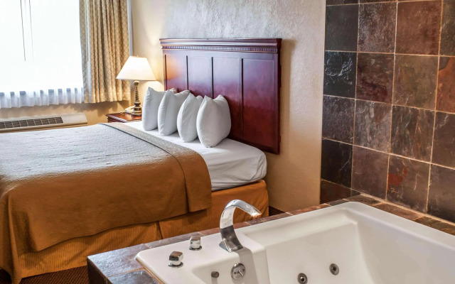 Quality Inn & Suites Fife Seattle