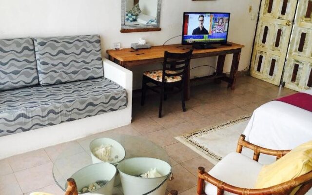 Maria's Kan Kin with Private Beach