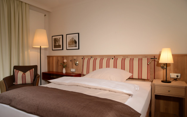 Hotel am Badersee