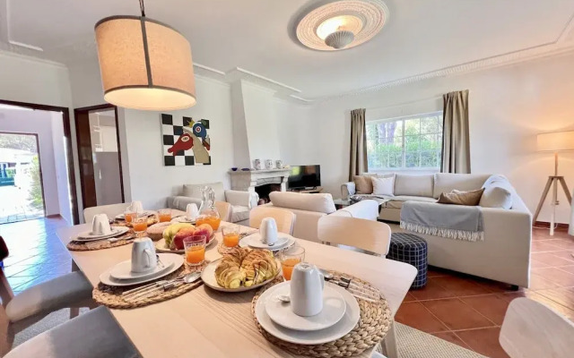 Vilamoura White House Villa by Homing