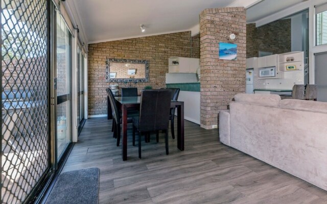 Bay Parklands, Townhouse 9, 2 Gowrie Avenue