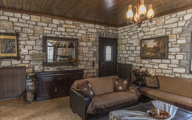Stone Mansion Anavryti