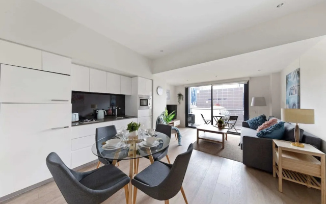 A Cozy & Comfy 2BR Apt Near Victoria Market – Guest Rooms – Melbourne