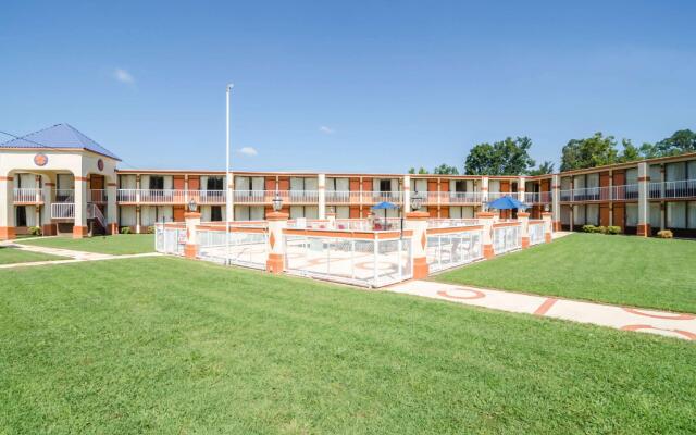 OYO Hotel Greensboro East I 40