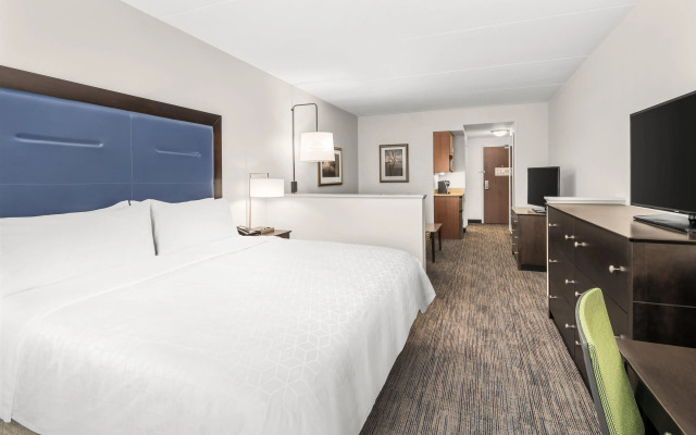 Holiday Inn Express & Suites Wilmington-Newark by IHG