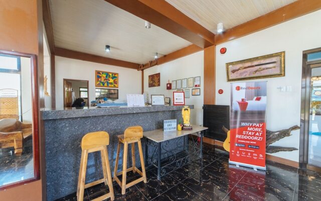 RedDoorz Near Lucap Wharf Alaminos