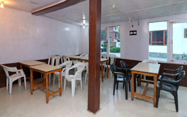 OYO 18416 Hotel Park Palace