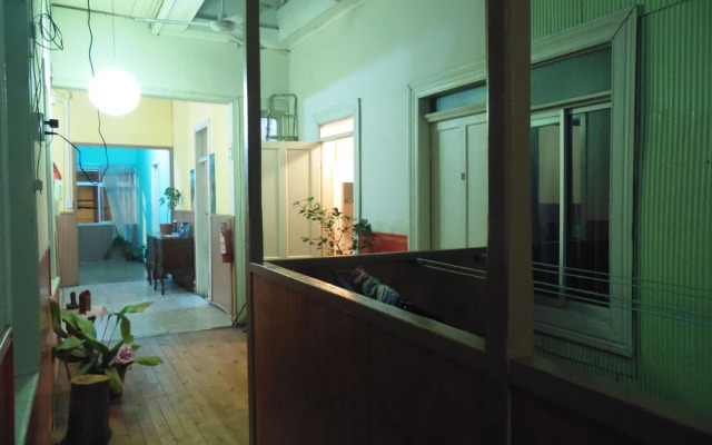 Hostal Tricontinental
