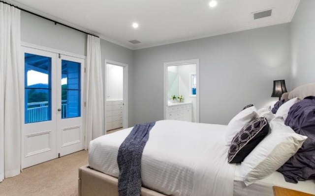 The Farmhouse Eumundi B&B – Guest Rooms – Eumundi